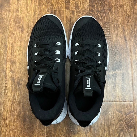 Nike Lebron Witness V Basketball Sneakers Size 11 - Picture 5 of 12